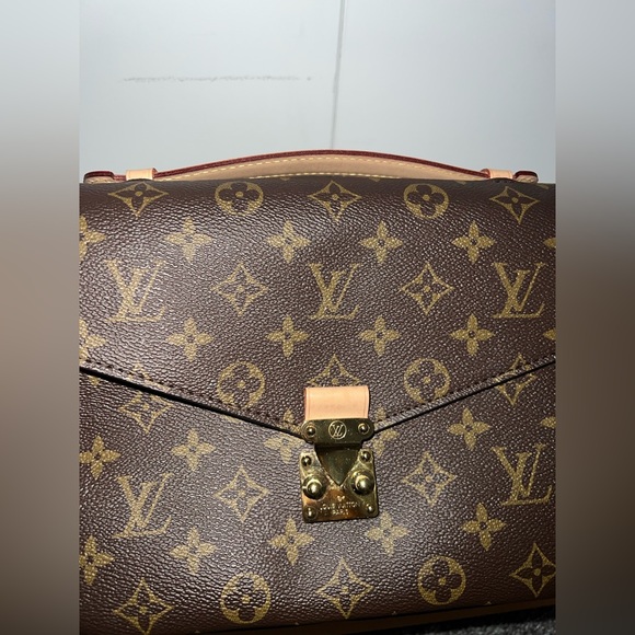 LOUIS VUITTON Pochette Métis *GREAT CONDITION* - Picture 7 of 12